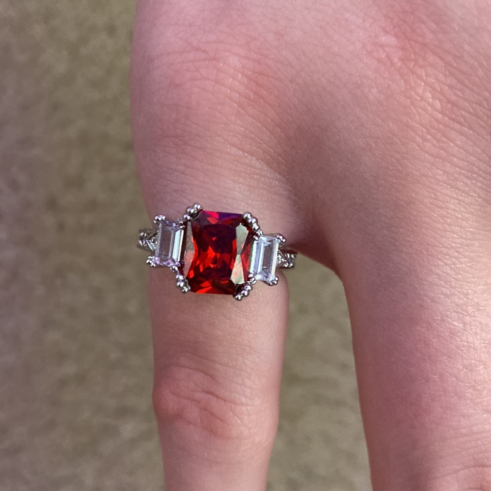 Ruby ring - Picture 2 of 3